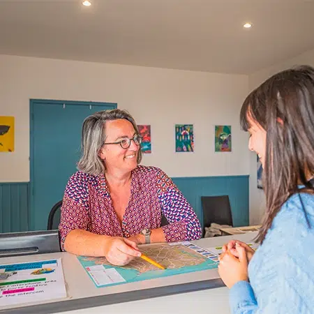 bonne humeur et information a la reception du camping